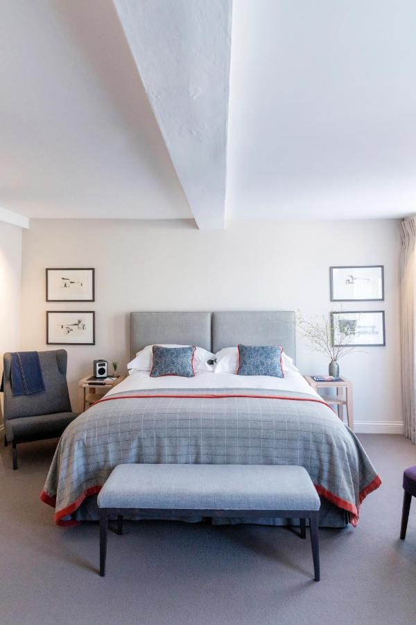 Old Bank Hotel Oxford Exterior foto A bedroom at The Hari