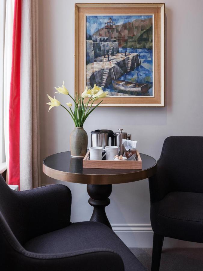 Old Bank Hotel Oxford Exterior foto A coffee tray in a hotel room