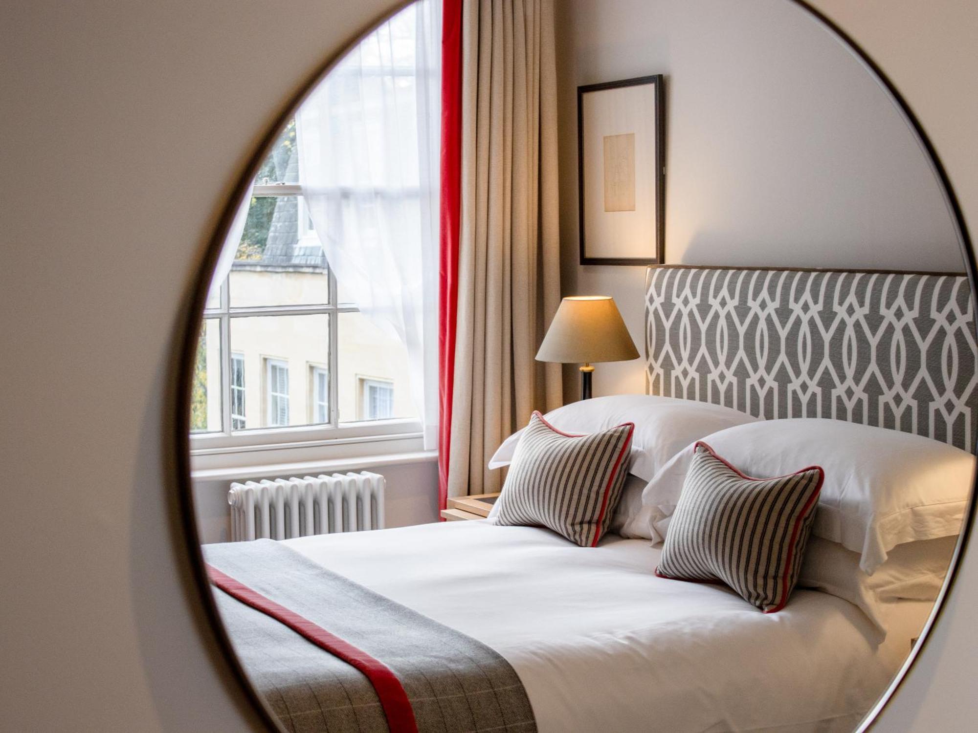 Old Bank Hotel Oxford Exterior foto A bedroom at the hotel