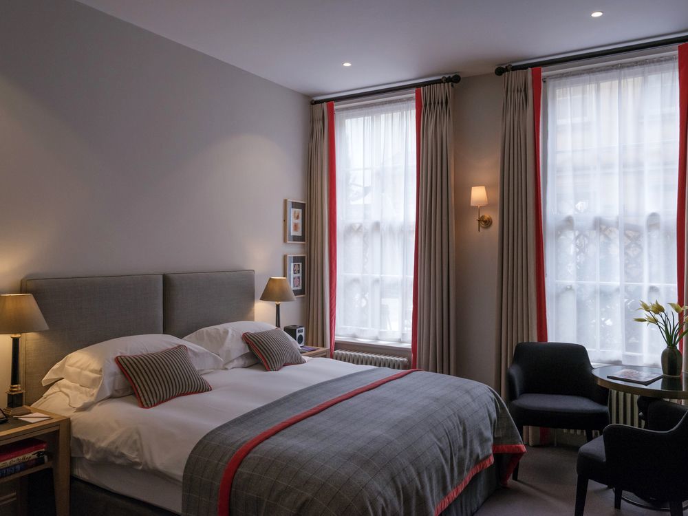 Old Bank Hotel Oxford Exterior foto A bedroom at the hotel